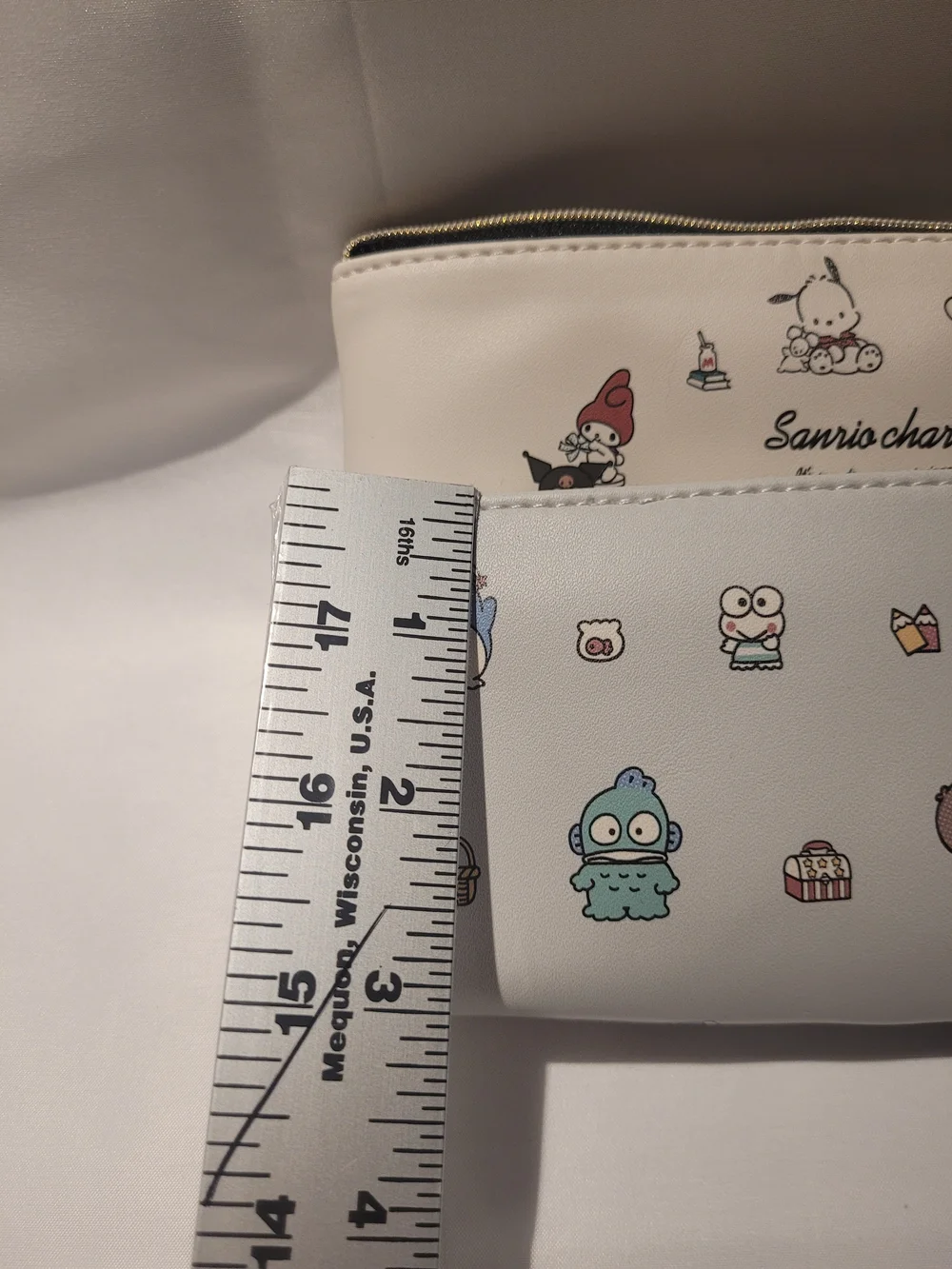 NWT Sanrio Characters White Zip Pouch Set - Cute Printed Women’s Bags